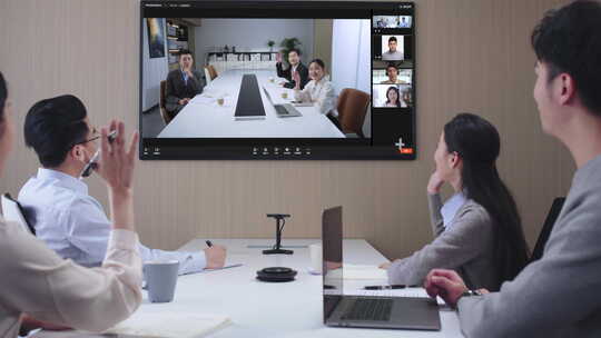 商务人士在线沟通职场办公室视频会议