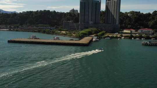 大海码头度假马来西亚海边海岛蓝色大海