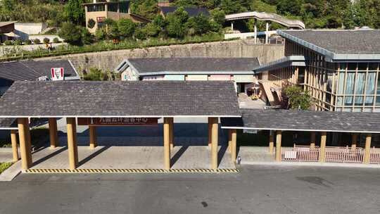 航拍浙江丽水云和梯田 秋天丰收的金色稻田