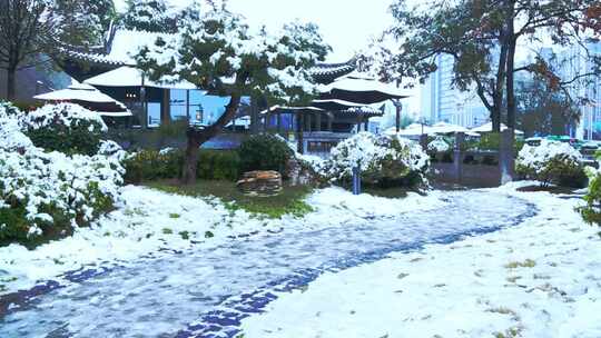 冬天唯美雪景落满雪的古建筑