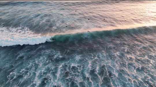 航拍大气磅礴的大海海浪