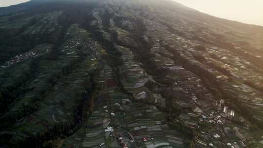 印尼火山村庄航拍