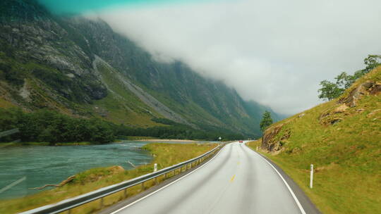 挪威山脉公路风景视频素材模板下载
