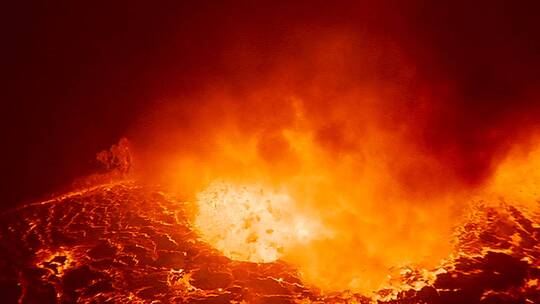 喷涌的火山岩浆视频素材模板下载