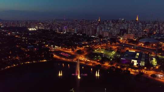 巴西圣保罗市中心的夜晚。市中心区的夜晚生