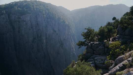 峡谷的壮丽景色