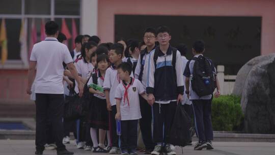 快乐体育锻炼音乐学习校园中小学生学习生活