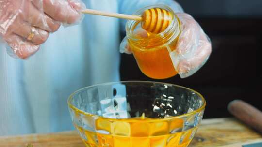 蜂蜜特写慢动作 蜂蜜