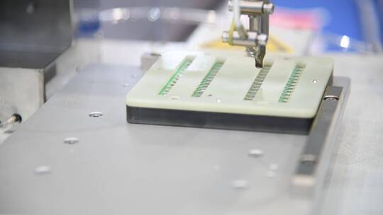 光纤芯片组装自动化设备