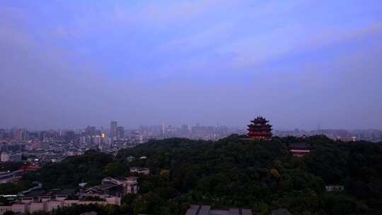 航拍杭州吴山城隍阁建筑风景视频