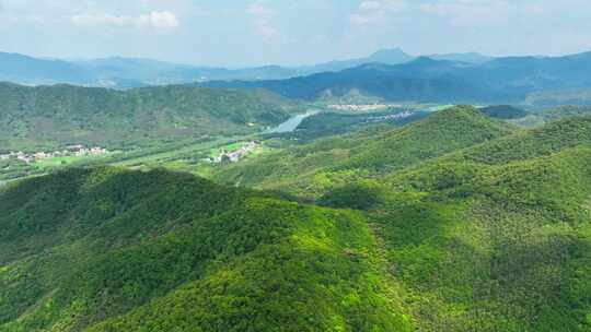 航拍绿水青山乡村振兴