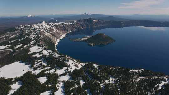 火山口，湖，岛，雪