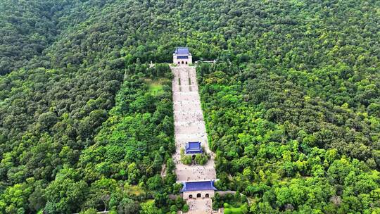 长焦镜头航拍夏季南京中山陵风景区的建筑