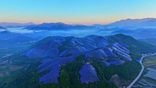 山上太阳能光伏板 光伏发电站航拍