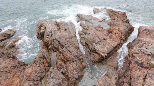 深圳海岸线-大梅沙礁石风起浪涌