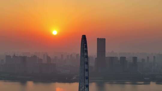 城市摩天轮清晨日出唯美航拍