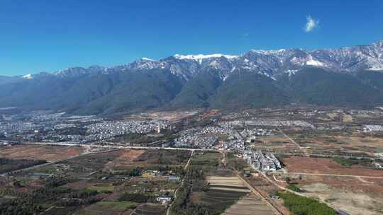 航拍云南旅游苍山脚下大理古城