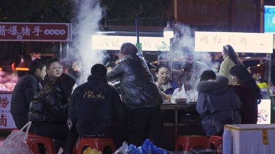 城市夜市人间烟火市井气息麻辣烫都市生活视频素材模板下载