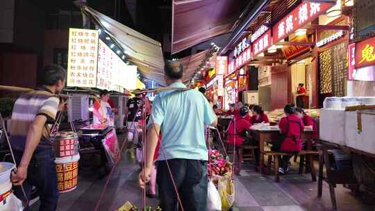 重庆市井街道夜景商贩慢镜头视频