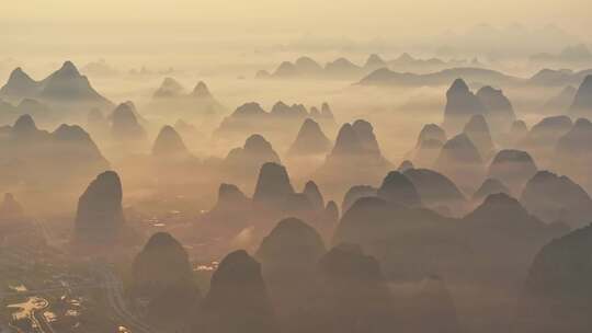 桂林连绵山脉日出航拍延时