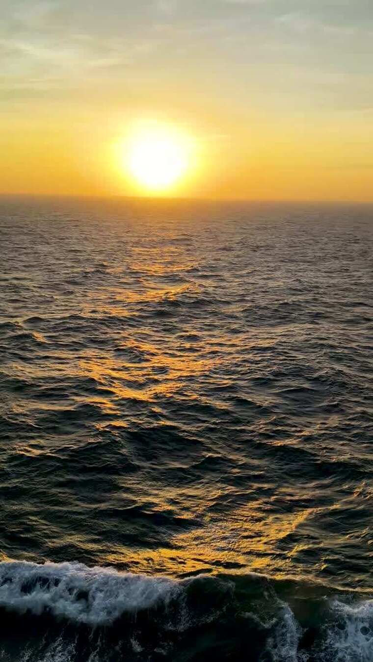 海上日出唯美景象