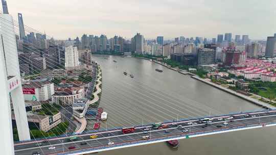 上海市黄浦区黄浦江南浦大桥桥梁车流交通航