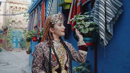 喀什古城里的维族女孩