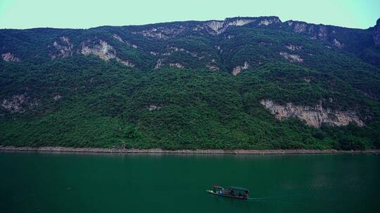 乌江上的渔船