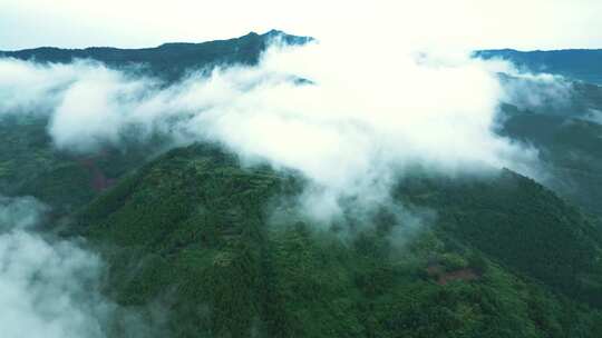 山峰自然风光森林云雾天空群山云海航拍