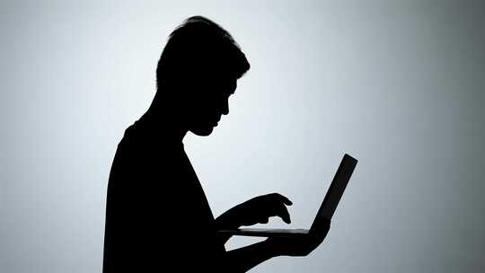 工作打字 员工的压力焦虑与呐喊