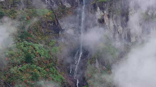 四川瓦屋山瀑布秋景航拍合集