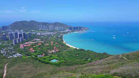 海南三亚航拍蓝天白云三亚湾城市凤凰岛海洋