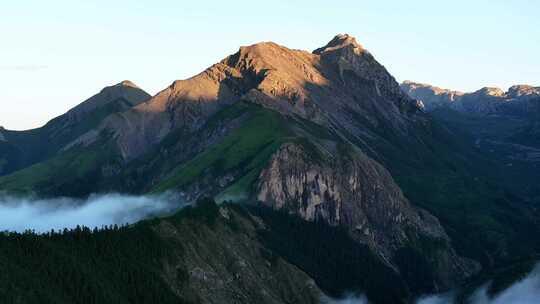 航拍高山云雾云海 山脉