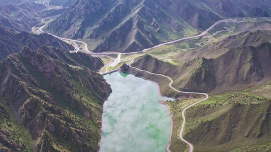 中国大西北甘肃省高山草原自然风景航拍