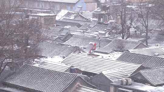 下雪中的北京胡同老城区