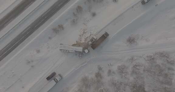 北方雪地车祸