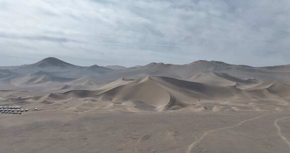 敦煌鸣沙山沙丘航拍