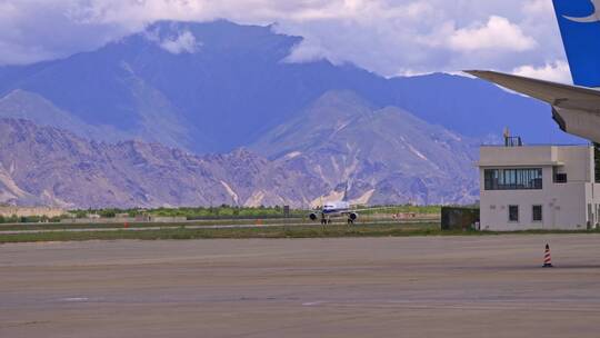 西藏拉萨机场