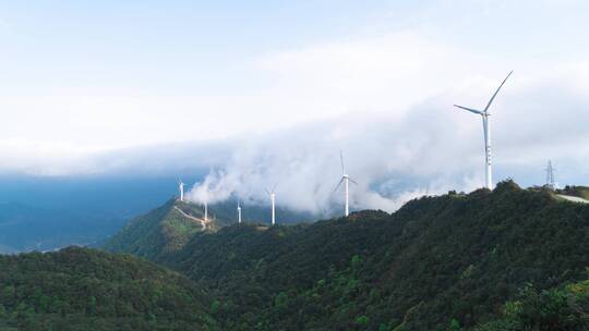 原创罗定风车山风力发电机组云海延时