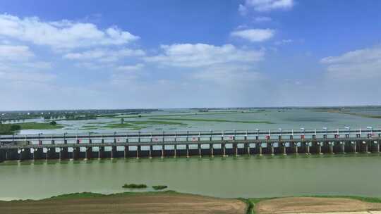 航拍淮河水利工程临淮岗大闸风光 4K