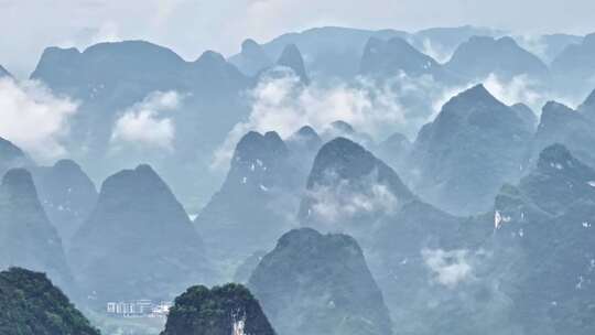 航拍烟雨漓江自然风光