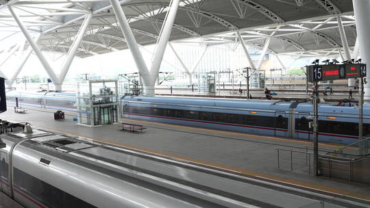 高铁驶出广州南站视频素材模板下载