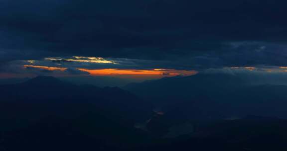 云南自然风光大山山上景观高山峡谷