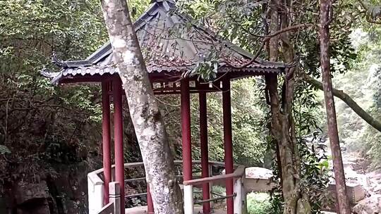 桂林山区风景景色观光亭