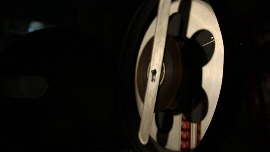 老式电影放映机工作过程电影放映胶卷