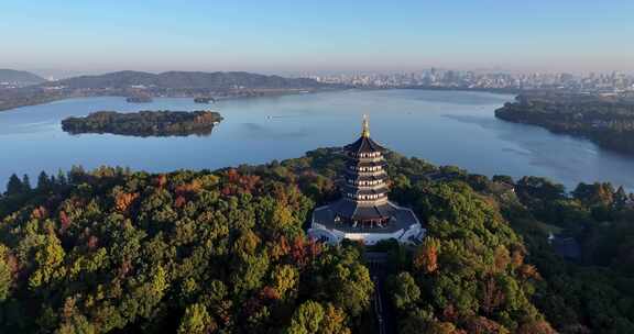 中国杭州西湖雷峰塔秋日美景