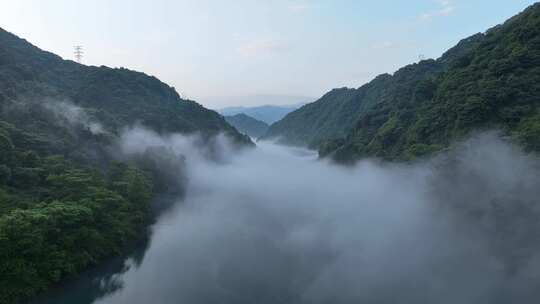 湖南资兴小东江 清晨云雾缭乱 青山绿水