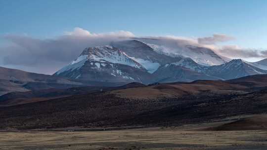 西藏阿里地区纳木那尼峰雪山云雾日落延时