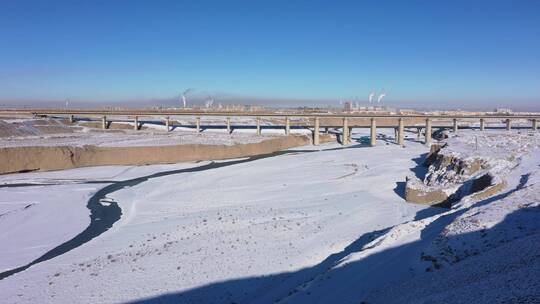 嘉峪关北大河桥雪景