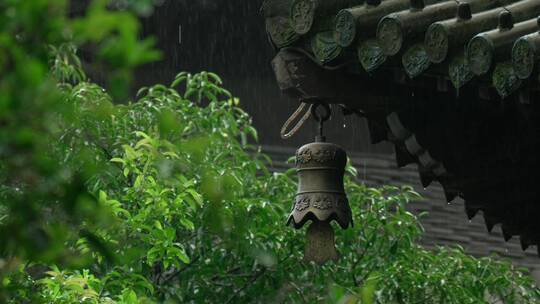 135 杭州 寺庙 古建筑 下雨天 屋檐 铃铛视频素材模板下载